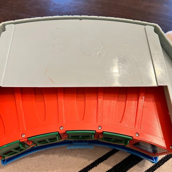 Thomas the Train & Friends Take Along Play Roundhouse Station Portable Toy 2002 - Picture 6 of 8